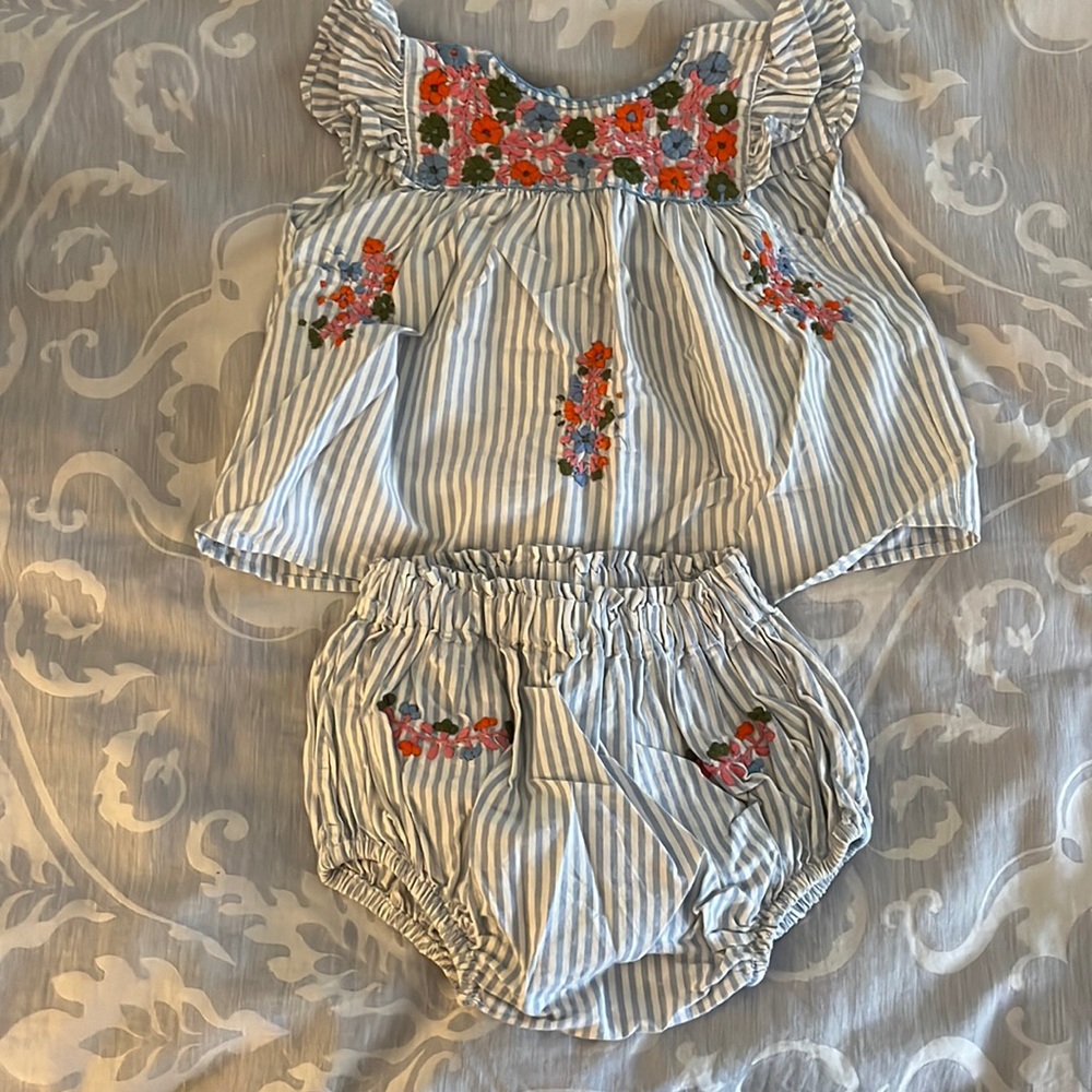 Pink Chicken Embroidered Top and Bubble Set Size 6-12 Months